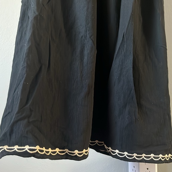 Embroidered Black & White THML Sleeveless Dress SIZE XS - Picture 5 of 8